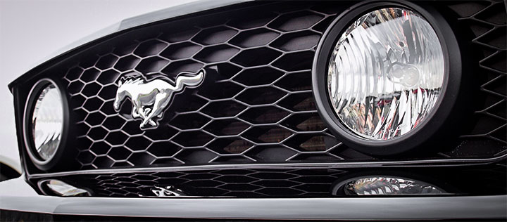 evolution-of-the-ford-mustang-badge-logo-design-155