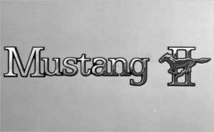 evolution-of-the-ford-mustang-badge-logo